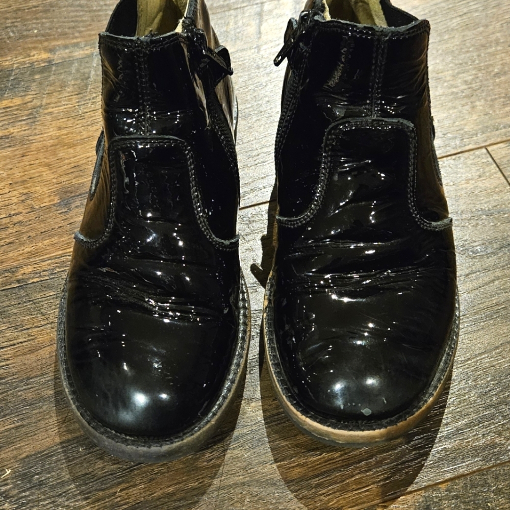 Naturino Arthur Patent leather zip-up Chelsea boots- size 32 (1 kid)